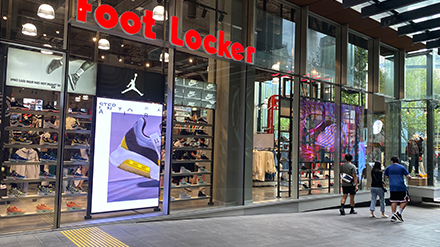 Sets New Benchmark with Largest Indoor COB Curved Display